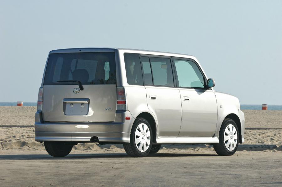  Scion xB 2006 года  (фото 17 из 19)